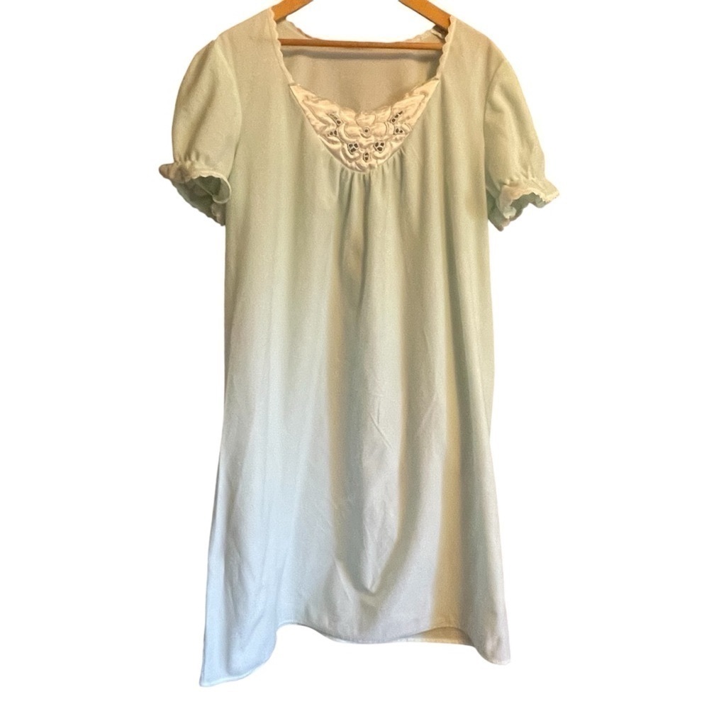 Vintage Ladies Sleep Set/Nightie Set - MintGreen-Lace-Pearl Button Size M/L